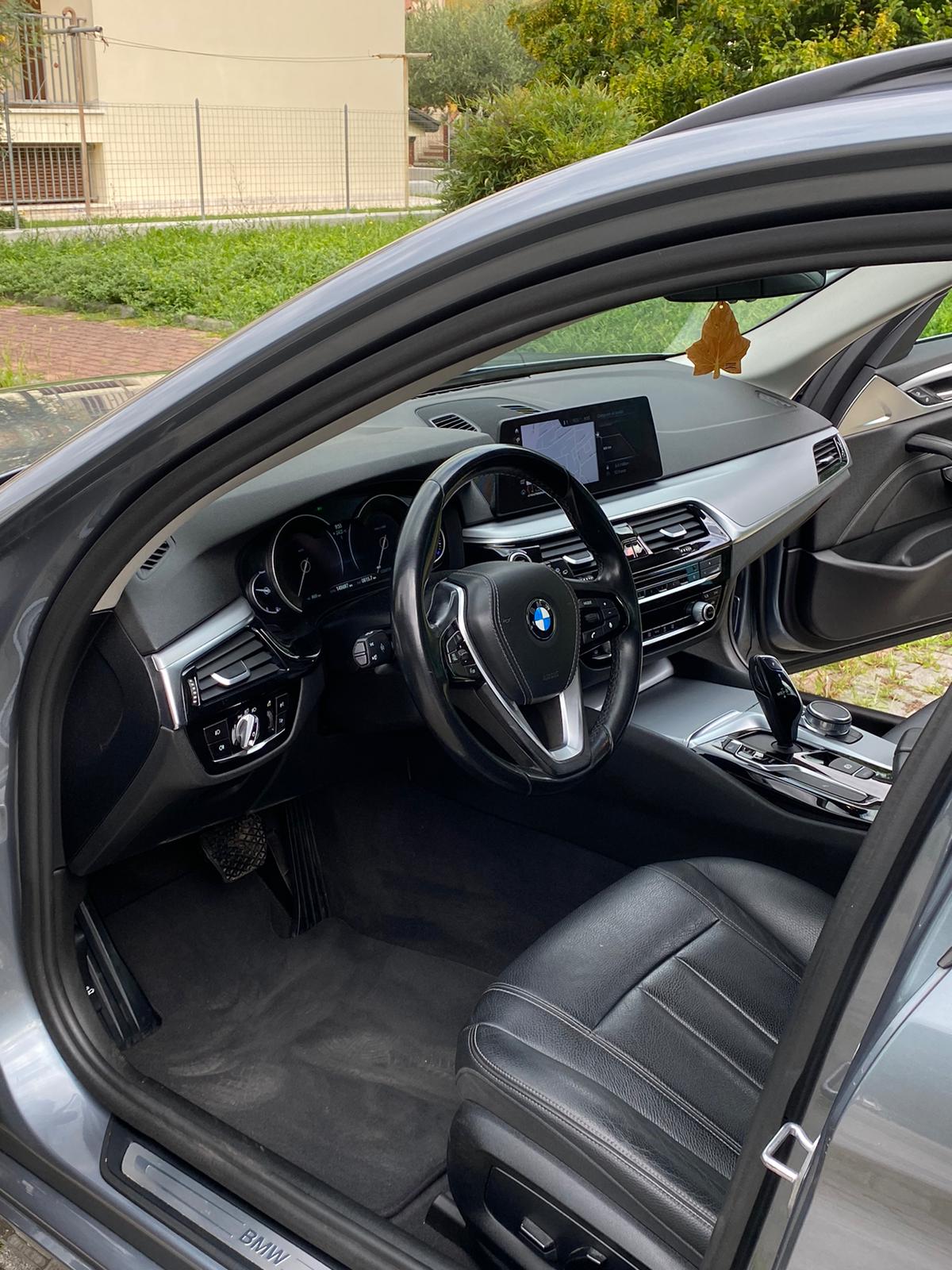 BMW 520d Touring XDrive Luxury 190cv auto