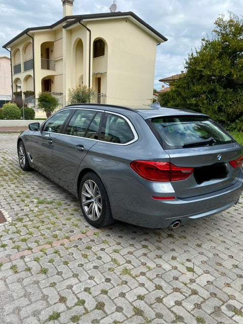 BMW 520d Touring XDrive Luxury 190cv auto