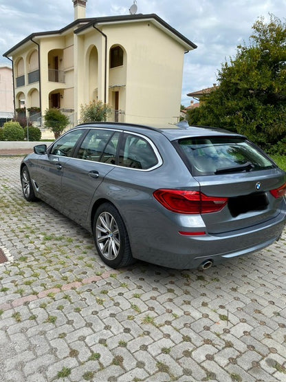 BMW 520d Touring XDrive Luxury 190cv auto